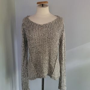 N.W.D Women's long Sleeves sweater Size XL
